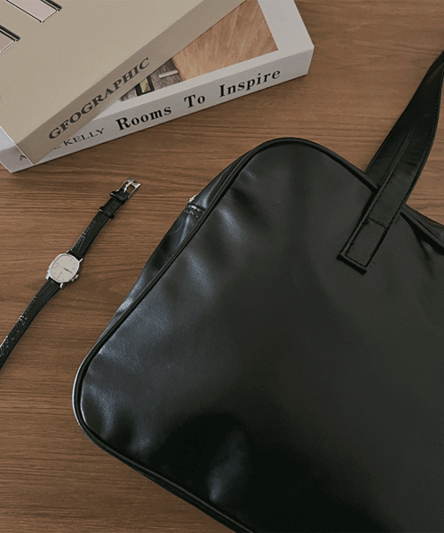 쿠마 laptop shoulder bag - one color