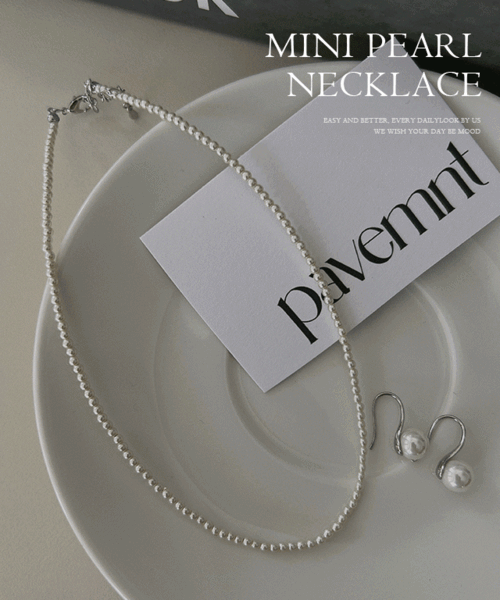 Mini pearl necklace - one color